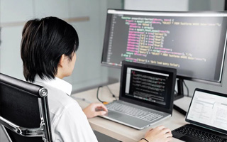 文昌 api php源码,下载的php源码怎么运行呢？